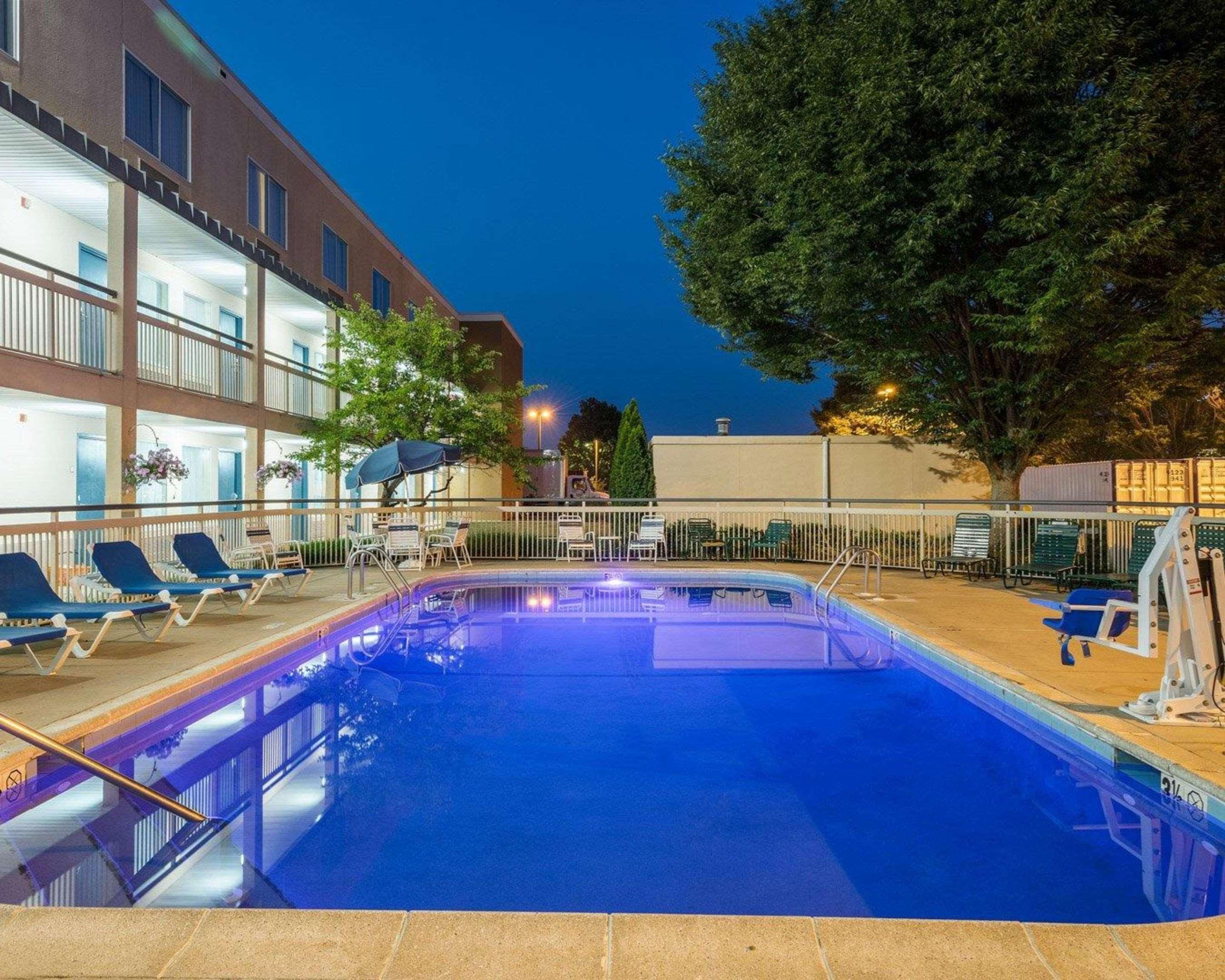 ניוארק Quality Inn מראה חיצוני תמונה